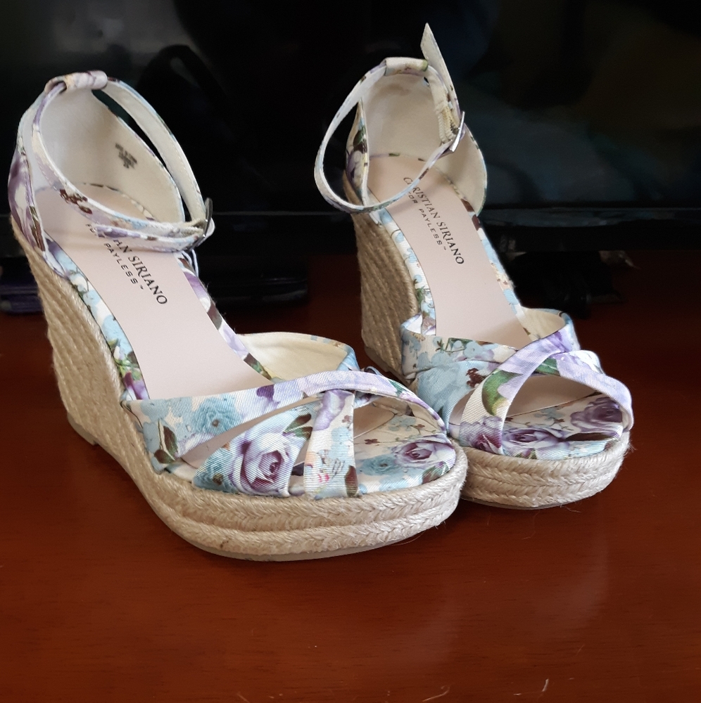 Super cute wedges / heels NWT